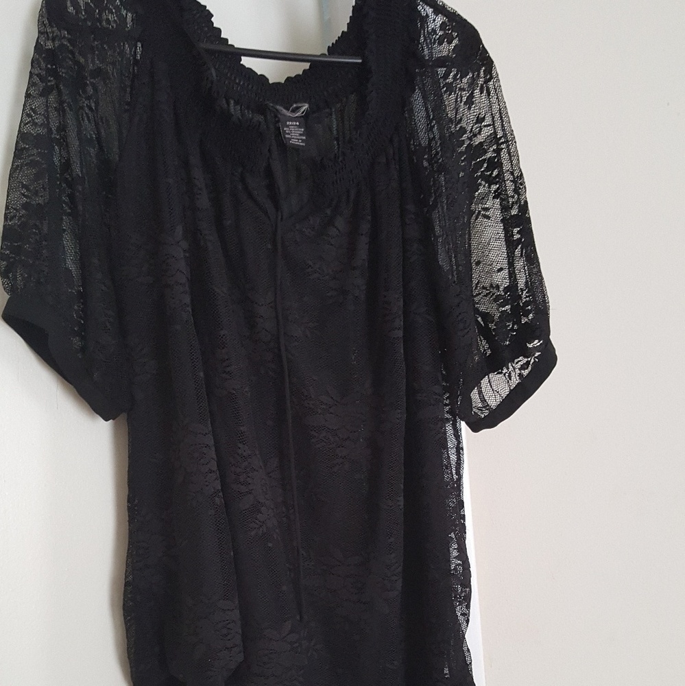 Lace Black Blouse w/lining & tie wrap on the side.